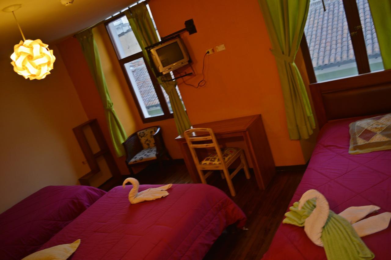 Hostal Quito Cultural ภายนอก รูปภาพ